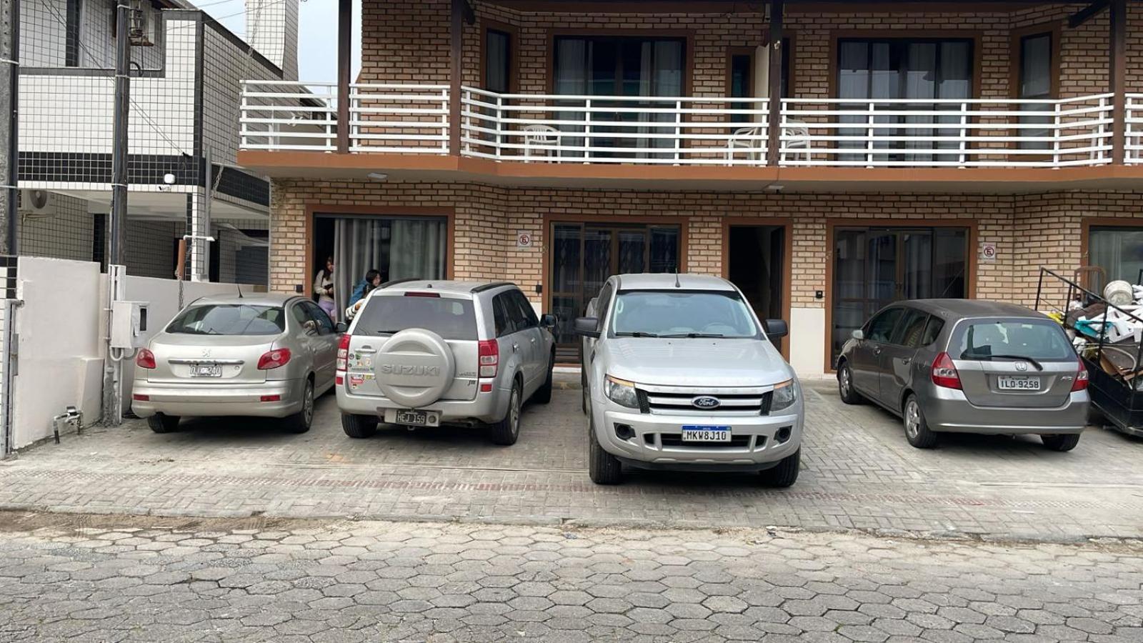 Residencial Portal Do Sol Apartment บอมบินญัส ภายนอก รูปภาพ